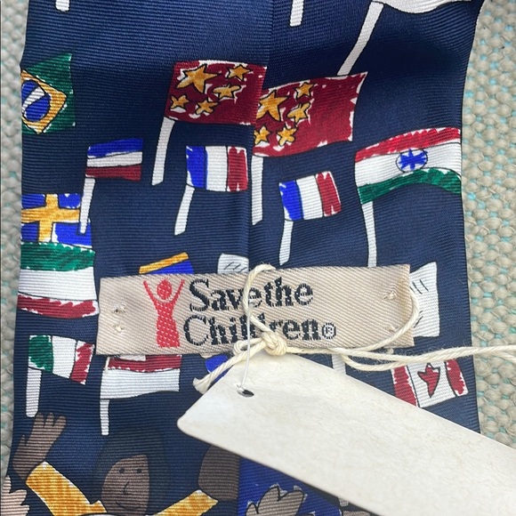Vintage 1994 Save The Children Silk Tie Flag Art - Picture 12 of 14